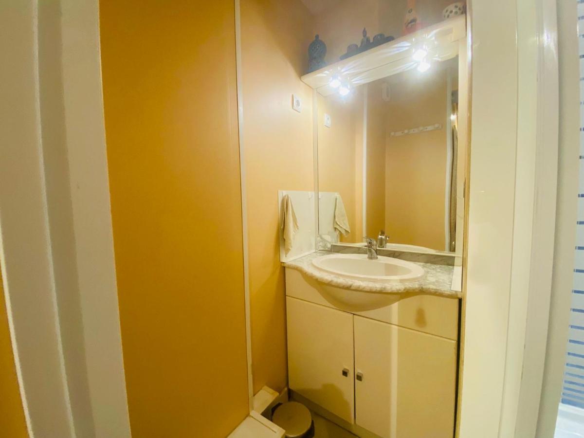 Appartement Proche Mer Avec Piscine Et Parking Fleury  Exteriör bild