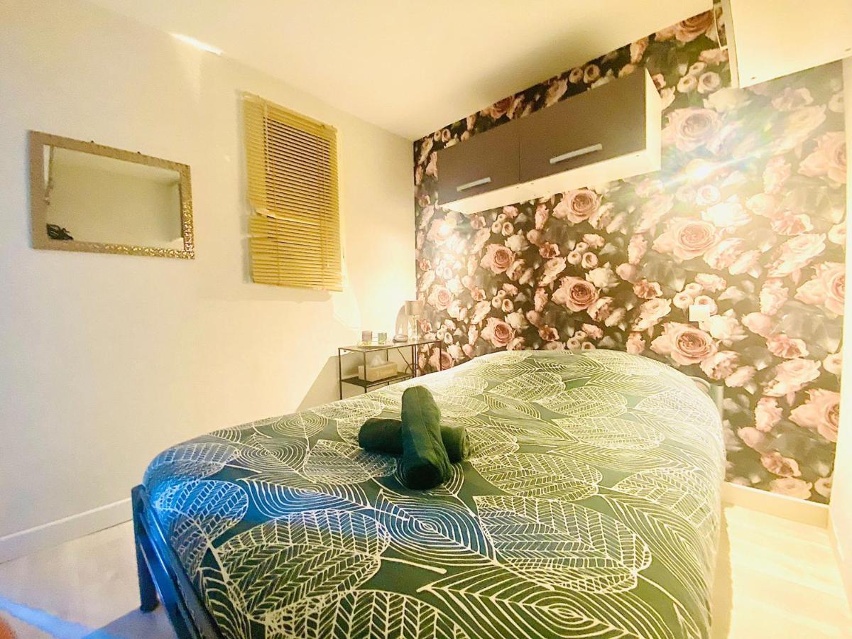 Appartement Proche Mer Avec Piscine Et Parking Fleury  Exteriör bild