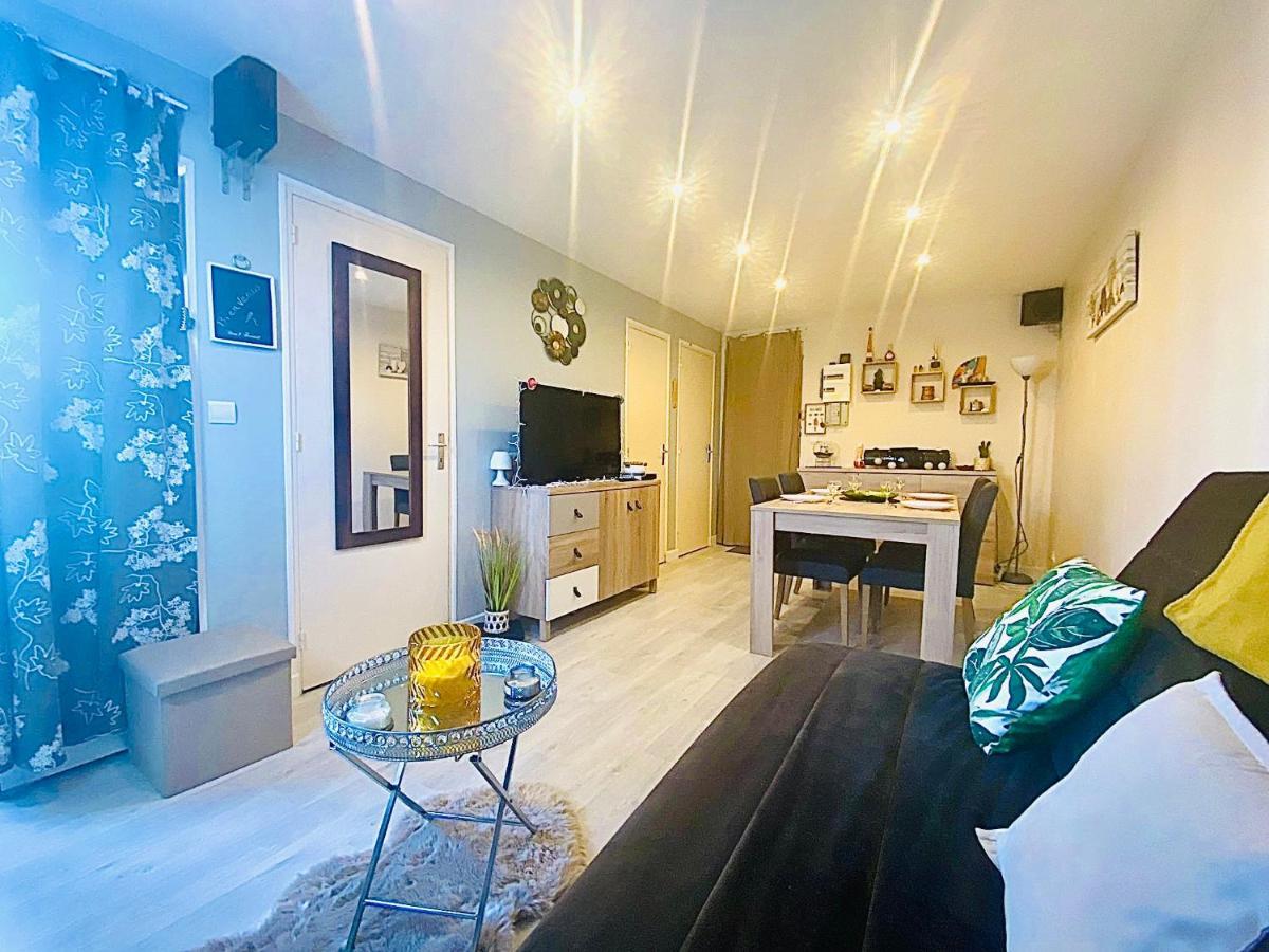 Appartement Proche Mer Avec Piscine Et Parking Fleury  Exteriör bild